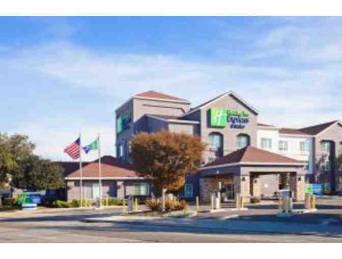 CA - Oakland - Holiday Inn Express - One Night Stay