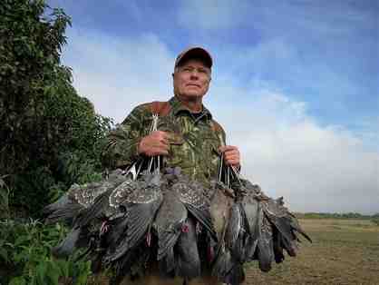 Dove Hunting, 5-Night All-Inclusive Stay for 6