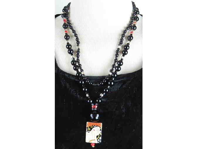 ! Gorgeous! GEMSTONE NECKLACE #401 Features Hand Painted Art on Onyx!