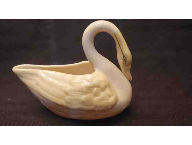 Belleek Irish Swan - Photo 1