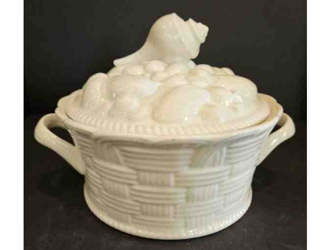 Hall China SeaShell Covered Casserole Dish