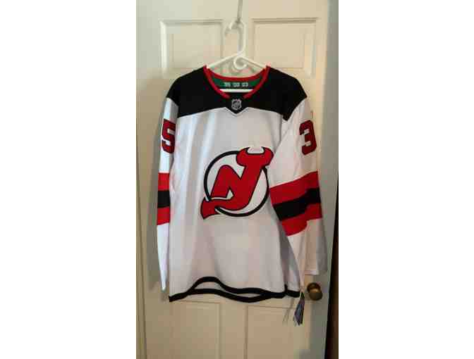 AUTOGRAPHED WHITE NJ DEVILS SIZE 52 NHL JERSEY #35 CORY SCHNEIDER
