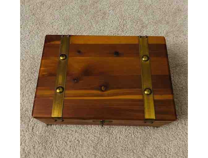 VINTAGE 1950's Cedar-Wood, 'Pilliod Swanton' (Jewelry, Keepsake, Treasure Box)