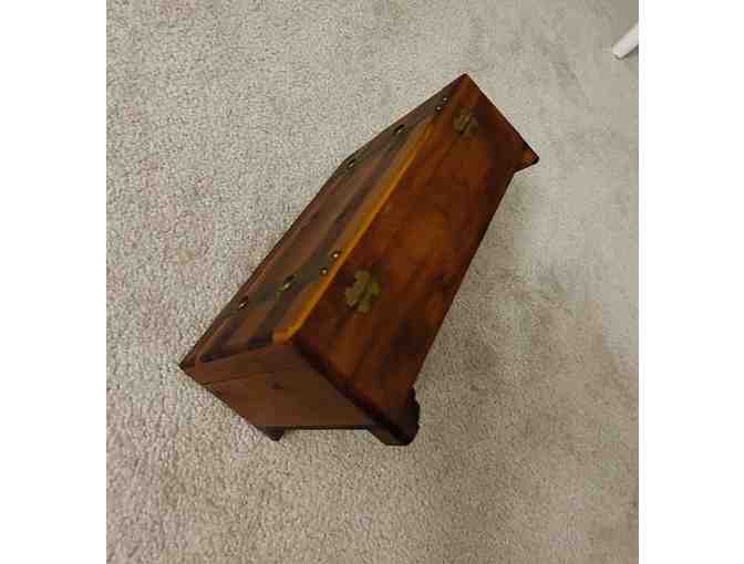 VINTAGE 1950's Cedar-Wood, 'Pilliod Swanton' (Jewelry, Keepsake, Treasure Box)