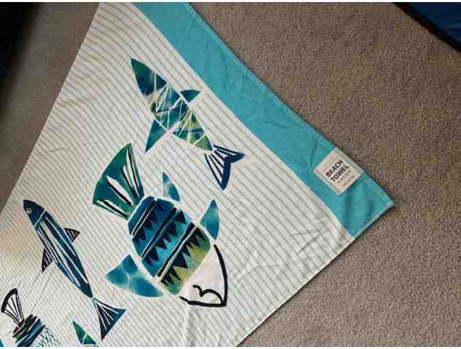 TOWEL Fish (Oversized Beach/Bath - Blue/White, 72' x 36')