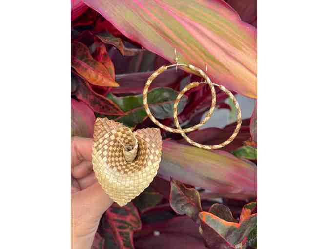 Lau Hala Anthurium and Earring Set - Photo 1