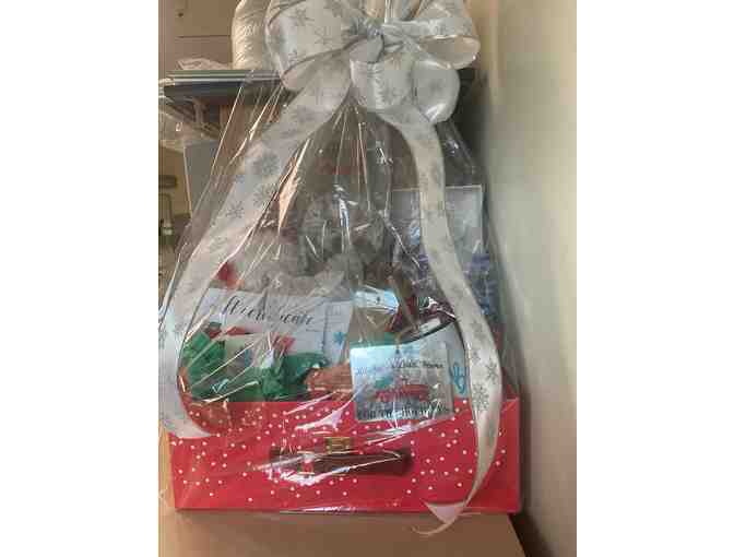 All Roads Lead to Home Gift Basket