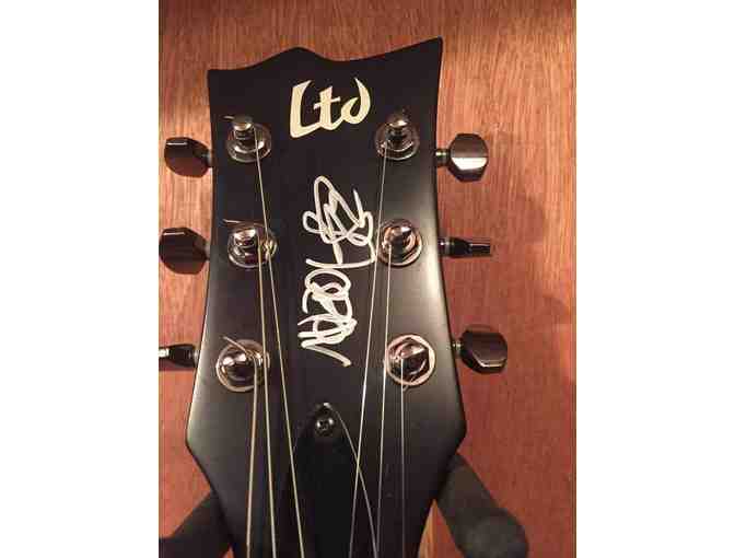 Signed &amp; Customized Jackson 6 String Electric Guitar - Photo 2