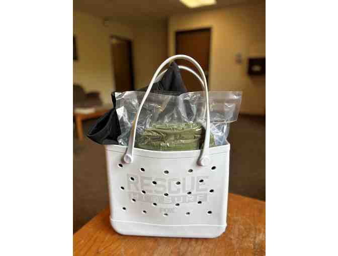 Television Tote - Photo 1