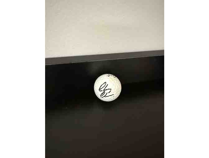 Chevy Chase Signed Golf Ball - Photo 1