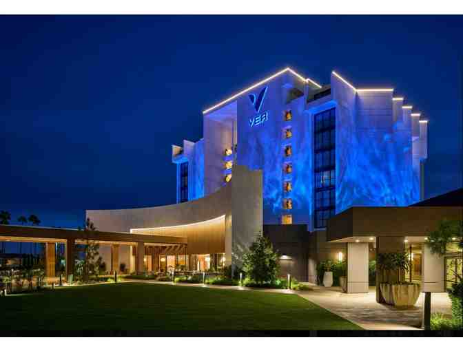 2 nights' stay including resort fee and valet parking at VEA Newport Beach - Photo 1