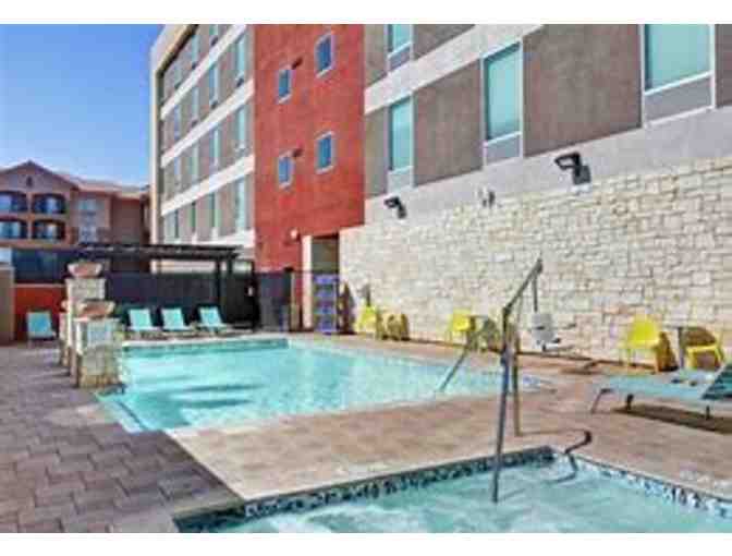 2 Day/1 Nt Stay King Studio Suite w/ Breakfast at Home 2 by Hilton Las Vegas Strip South - Photo 3