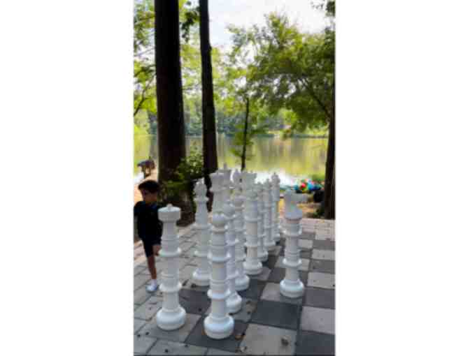 Class Basket: Escape to Adventure! The Ultimate Family Getaway (UE)