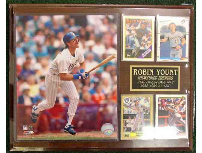 Robin Yount - 12' X 15' plaque with 8x10 photo, cards and engraved plate