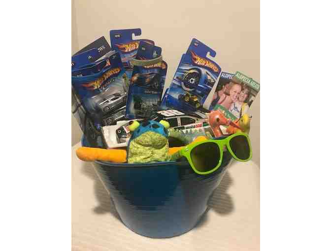 RAFFLE ITEM: Hot wheels cars, Glasses and Sunglasses