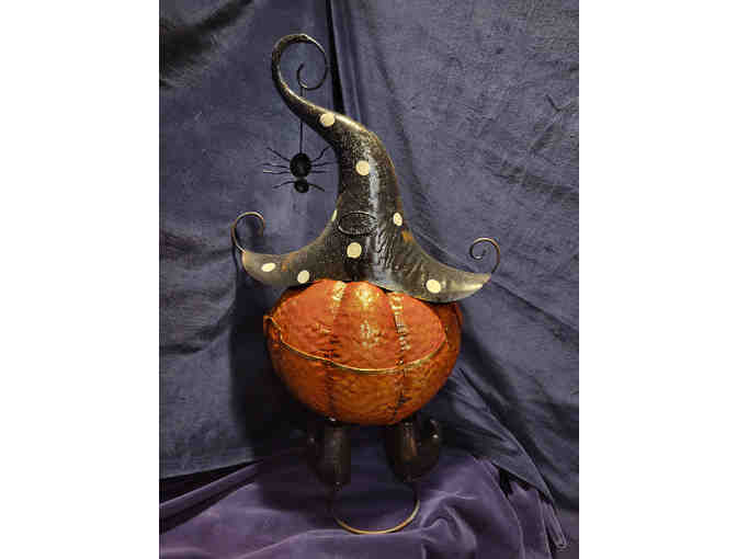 23. Metal Wobbly Pumpkin Witch Decoration - Photo 2