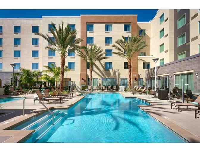 Courtyard by Marriott Los Angeles LAX/Hawthorne - 2 Night Stay with Parking