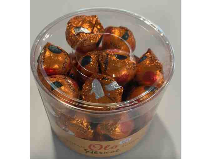 Olo Marzipan Apricot Balls (25 pieces)