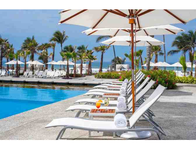 5 days & 4 nights: Your choice of 6 Mexican Riviera Resorts