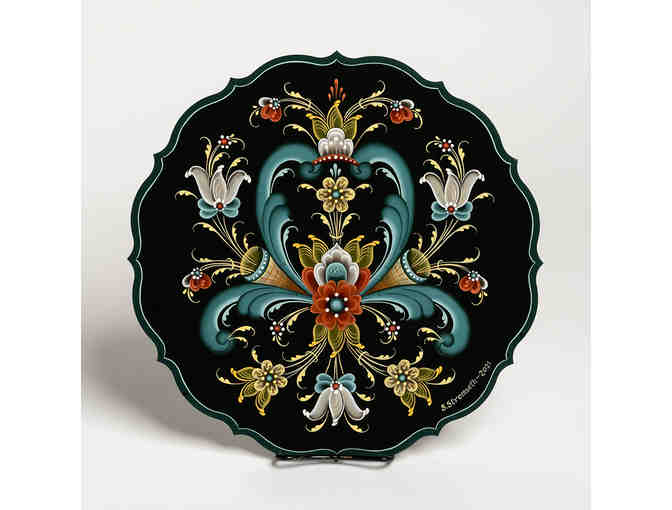 Plate with Rogaland Rosemaling by Sally Stromseth