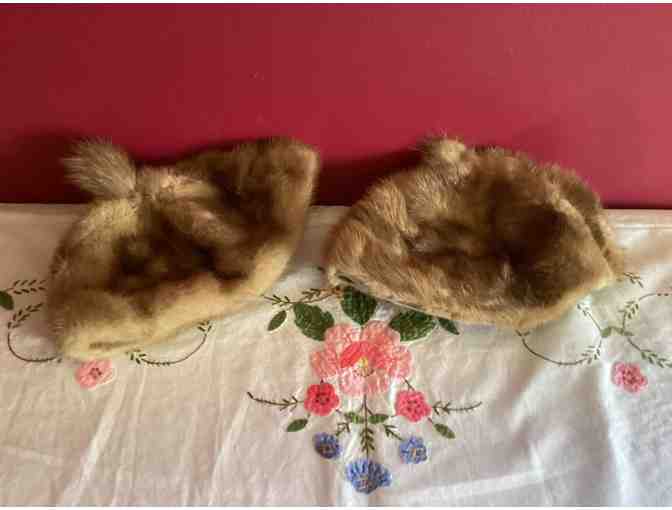 Fur Caps - Photo 2