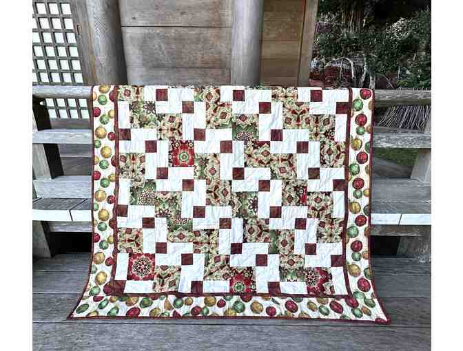 'Disappearing Christmas' Quilt from Vicky's Fabrics