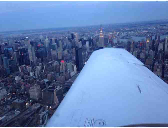 1 hour sky tour of NYC on private single-engine plane