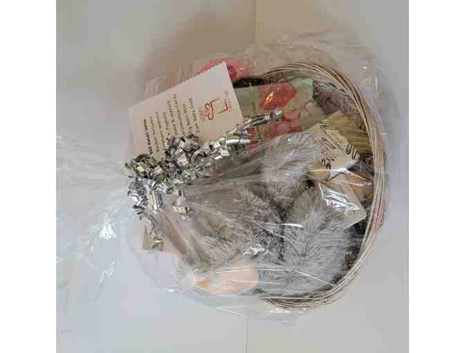 Sister's Entrees and Gifts Basket
