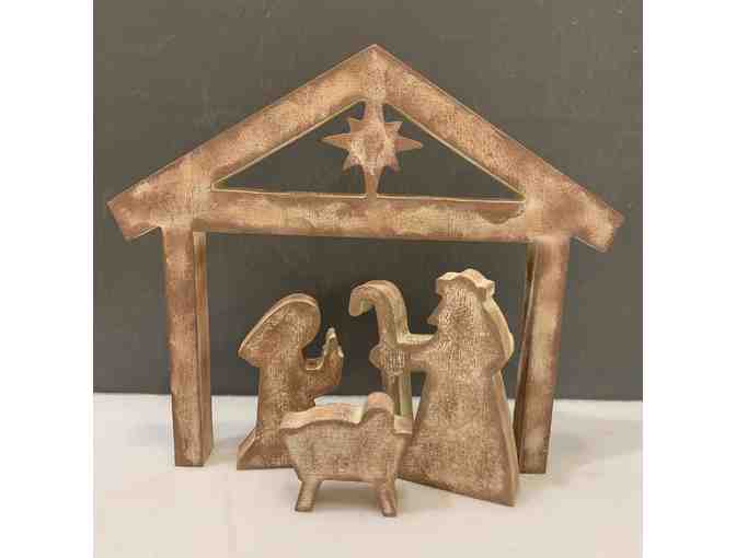 2023 6th Grade Project - McKenzie's Nativity - Photo 1