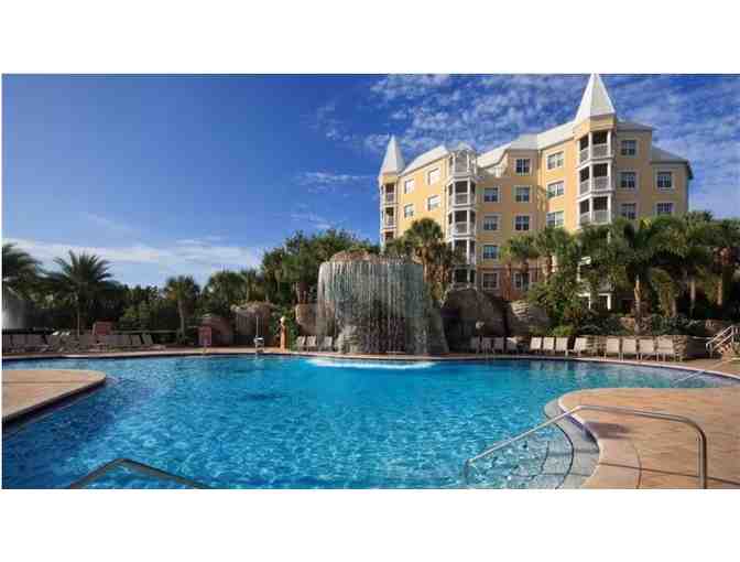 Enjoy 4 nights @ Seaworld Orlando Hilton Grand Vacation Club in luxury suite - Photo 1