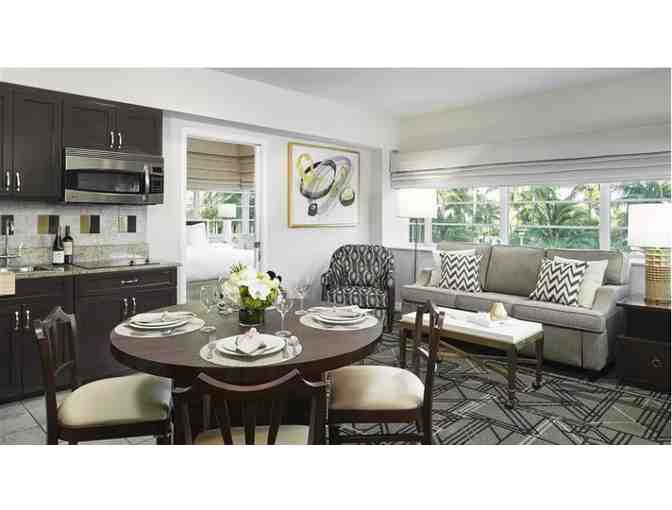 Enjoy 4 nights @ South Beach McAlpin Ocean Plaza in luxury 1 bed suite - Photo 5