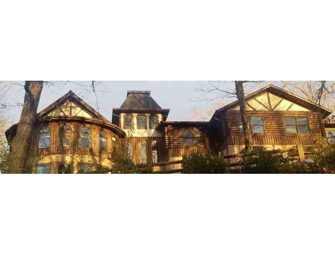 Enjoy 3 nights luxury Timber Rock Lodge Oneida,TN 4.8 star