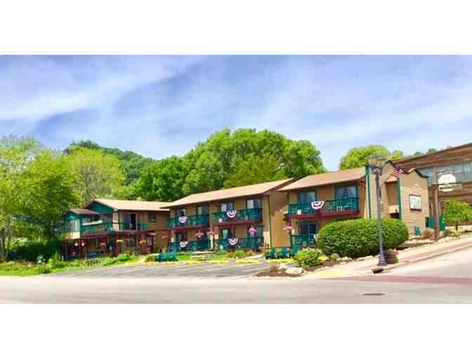 Enjoy 4 nights Inn on the River Trempealeau, WI 4.6* Star + $100 Food