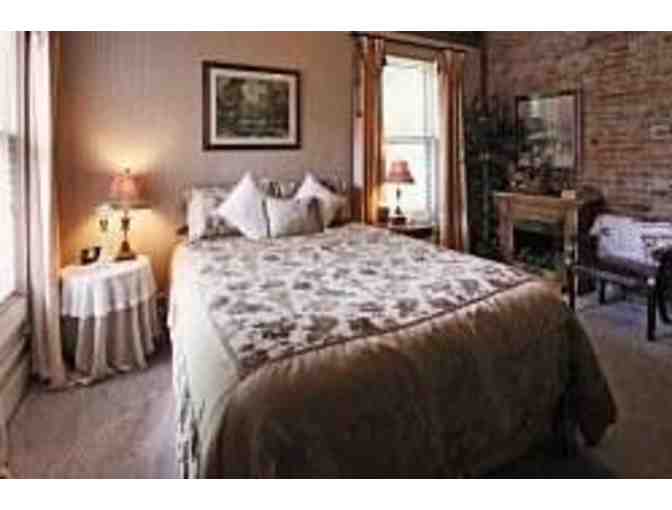 Enjoy Wine Tasting + 3 night stay Old Northside BnB, Indianopolis, 4.5 Stars rating