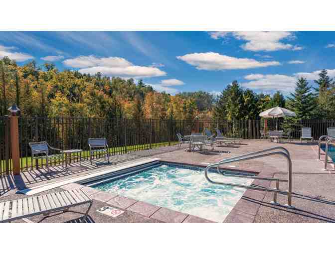 Enjoy 4 nights Little Sweden 4.6 star resort @ Fish Creek, WI + $100 Food Credit