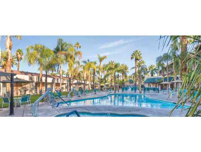 Enjoy 4 nights luxury condo Palm Springs 4.6 star + Aerial Tram!