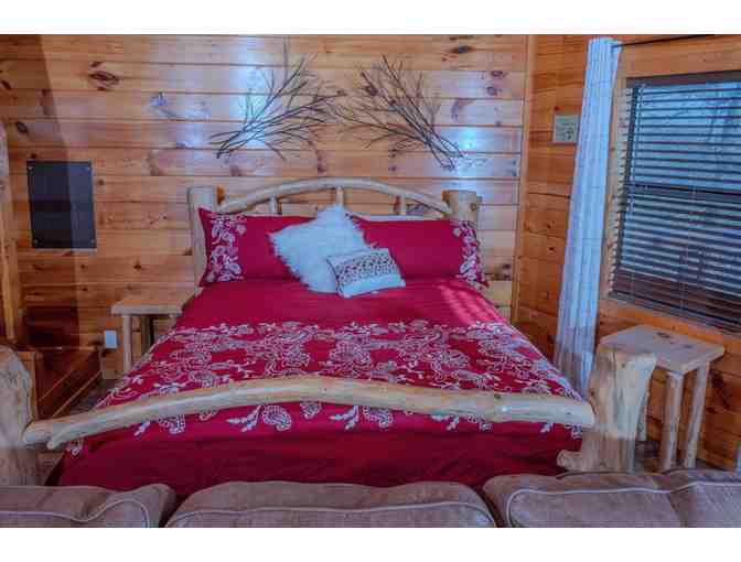 Enjoy 7 nights luxury 2 bed cabin Pigeon Forge, TN + $100 FOOD