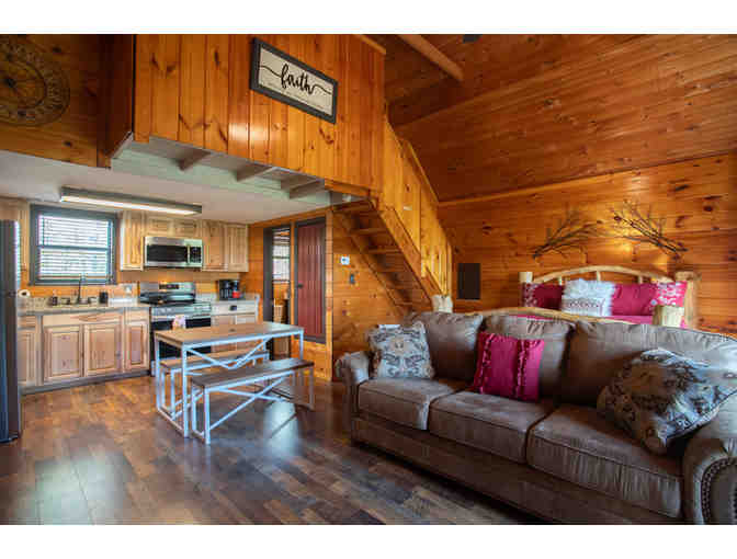 Enjoy 7 nights luxury 2 bed cabin Pigeon Forge, TN + $100 FOOD