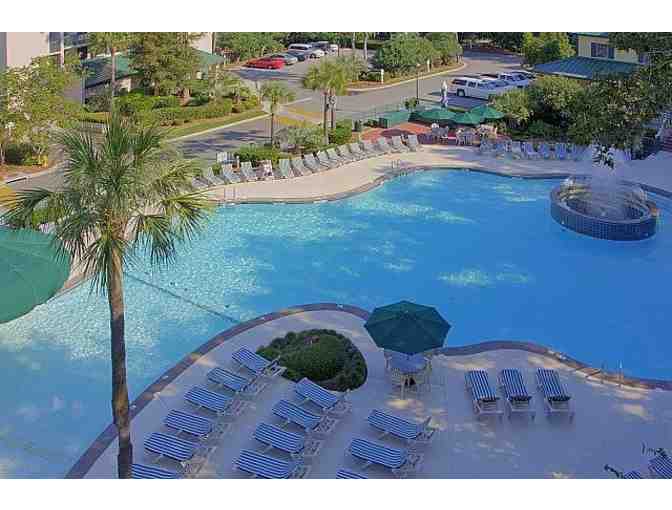 Enjoy 7 nights Waterside Resort Hilton Head + $100 Food