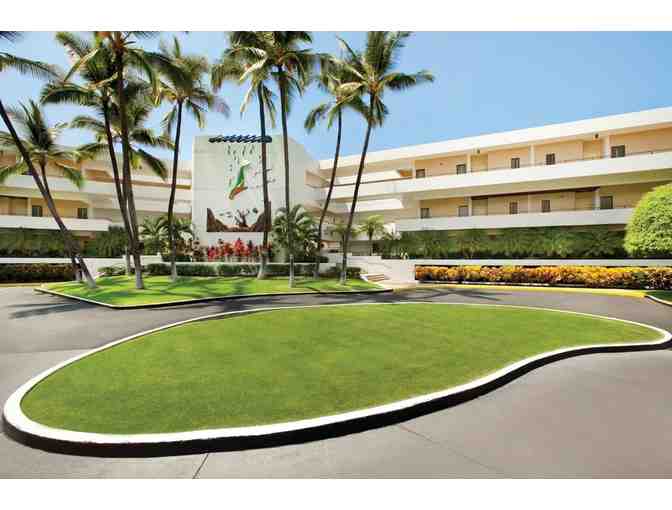 4 nights luxury Kona, Hawaii Golf Getaway for 2