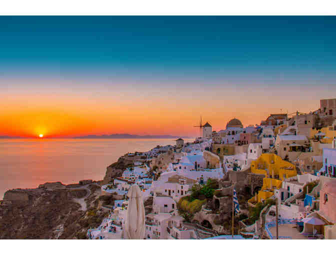 5-Night Luxury Stay in Athens and Santorini with Guided Tour for 2