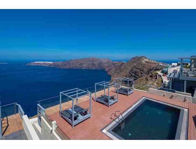 5 Nights in Santorini + Catamaran Cruise