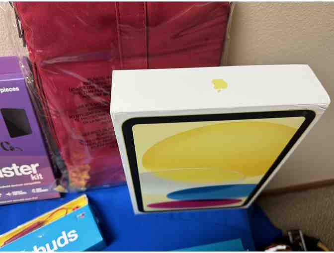 Yellow iPad 10th Generation, 256GB Package