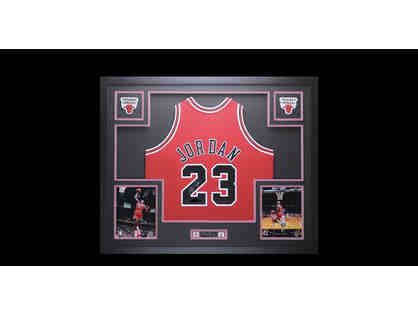 Michael Jordan Chicago Bulls Signed Jersey with Certificate of Authenticity