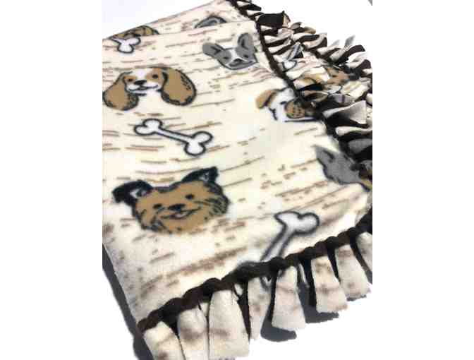 Fleece Dog Motif Handmade Blanket - Brown/Beige