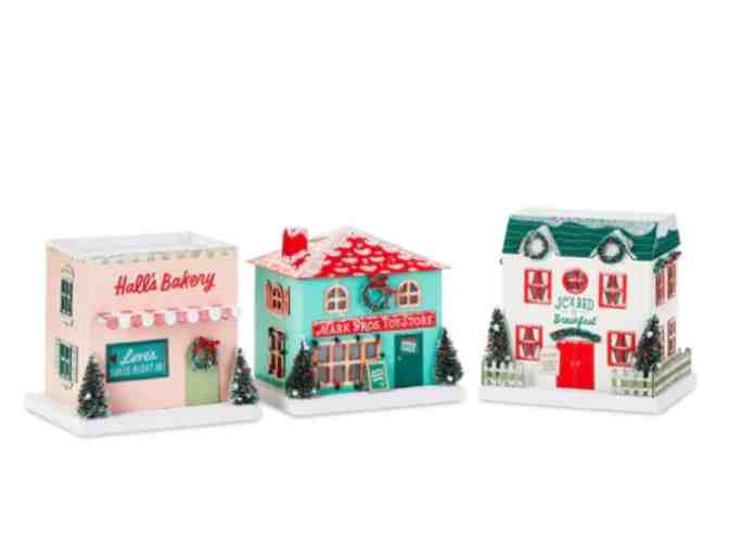Hallmark Christmas Village with Lights: Set of 3 #4 - Photo 1