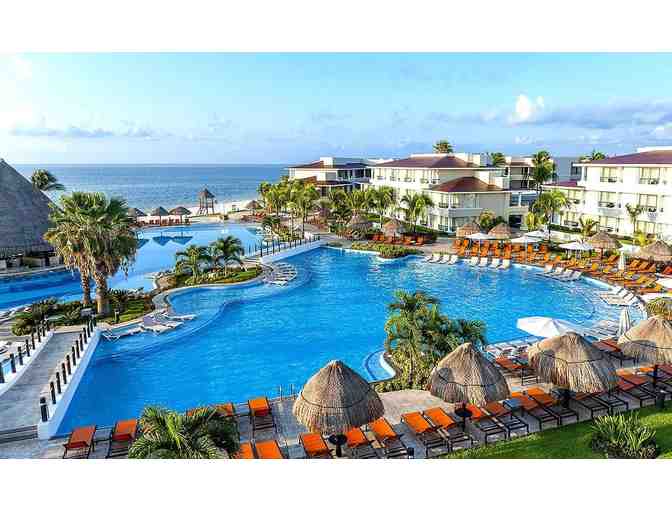Moon Palace All Inclusive Resort in Cancun with American Airlines Airfare