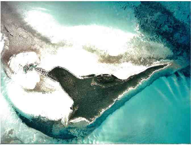 Spend a week on a beautiful and deserted tropical island!