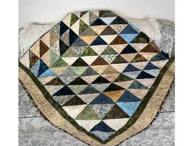 Beautiful Homemade Queen Sized Quilt - Photo 1