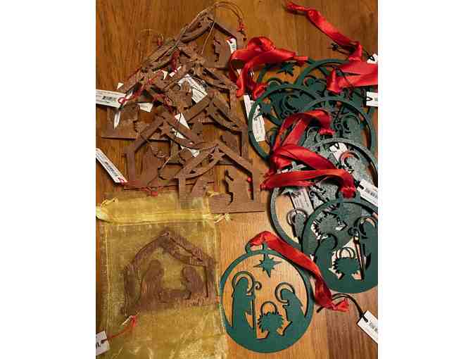 16 Nativity Ornaments - Photo 1